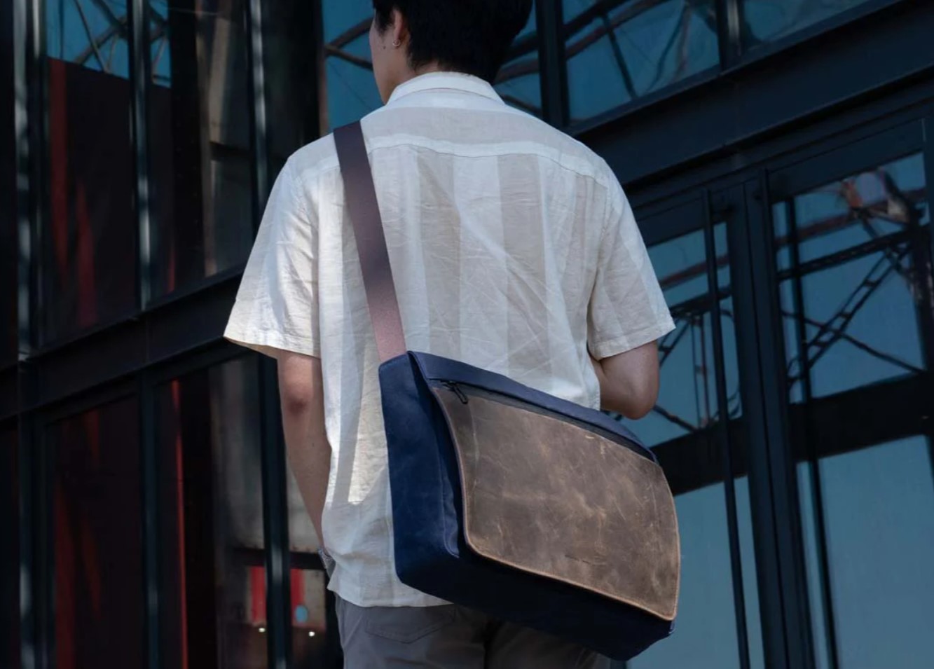 laptop messenger bag