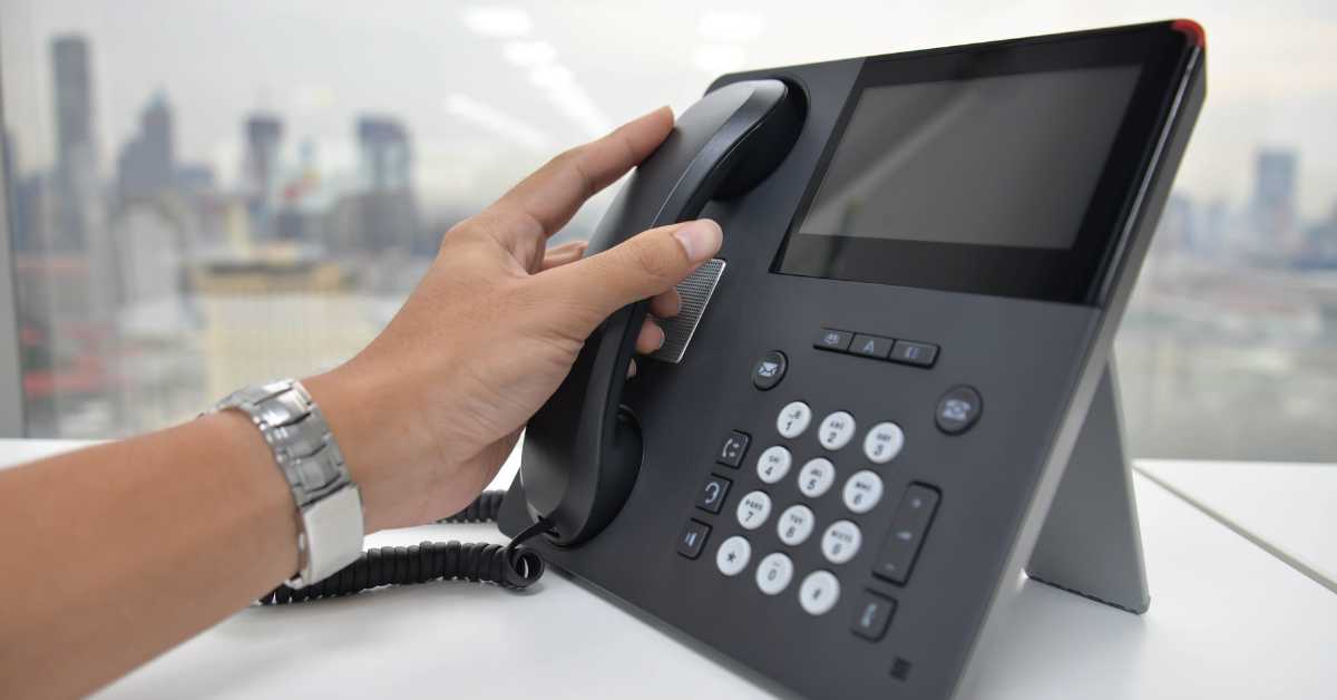 How to Set Up a VoIP System for Your Home or Office